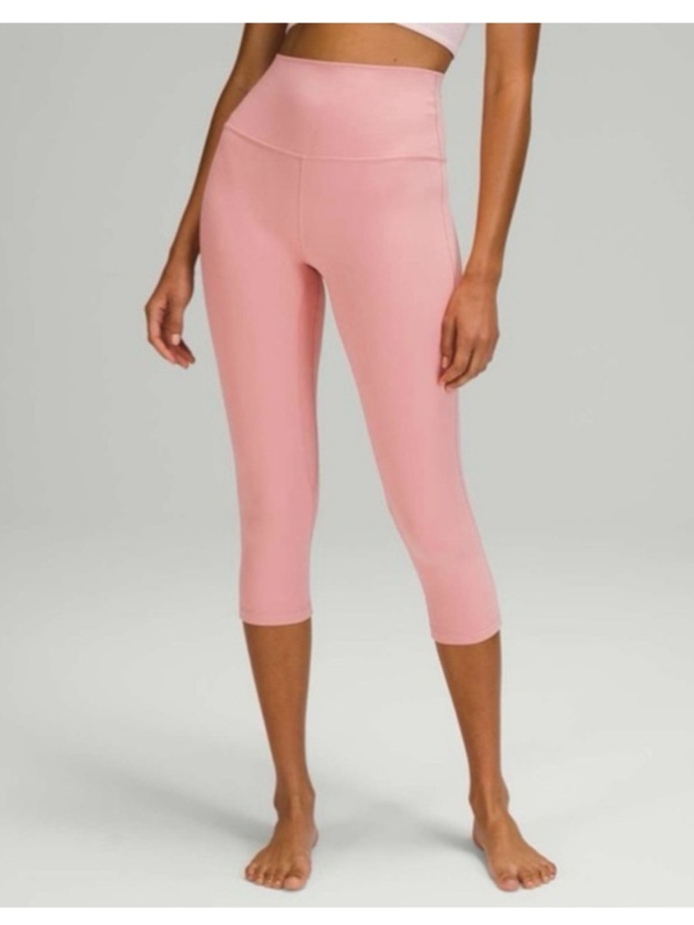 GUC Lululemon Size 8 Align Crop 17" in Light Pink